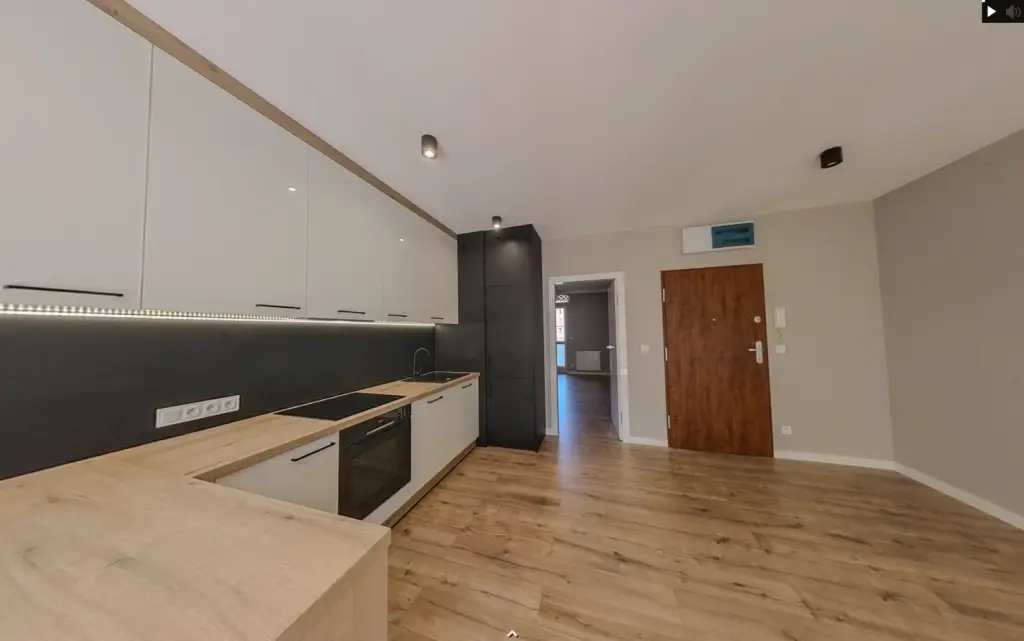 Mieszkanie 3 pokojowe, 2 balkony, klimatyzacja – blisko Centrum