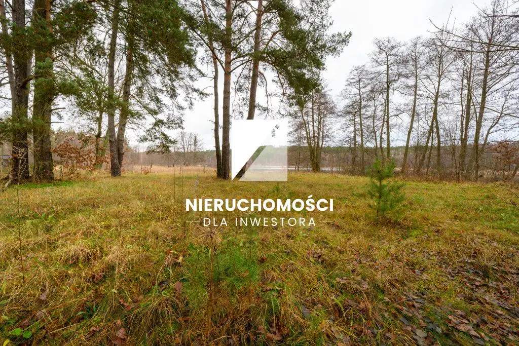Działka nad jeziorem Postomsko – 1844 m² z własną linią brzegową