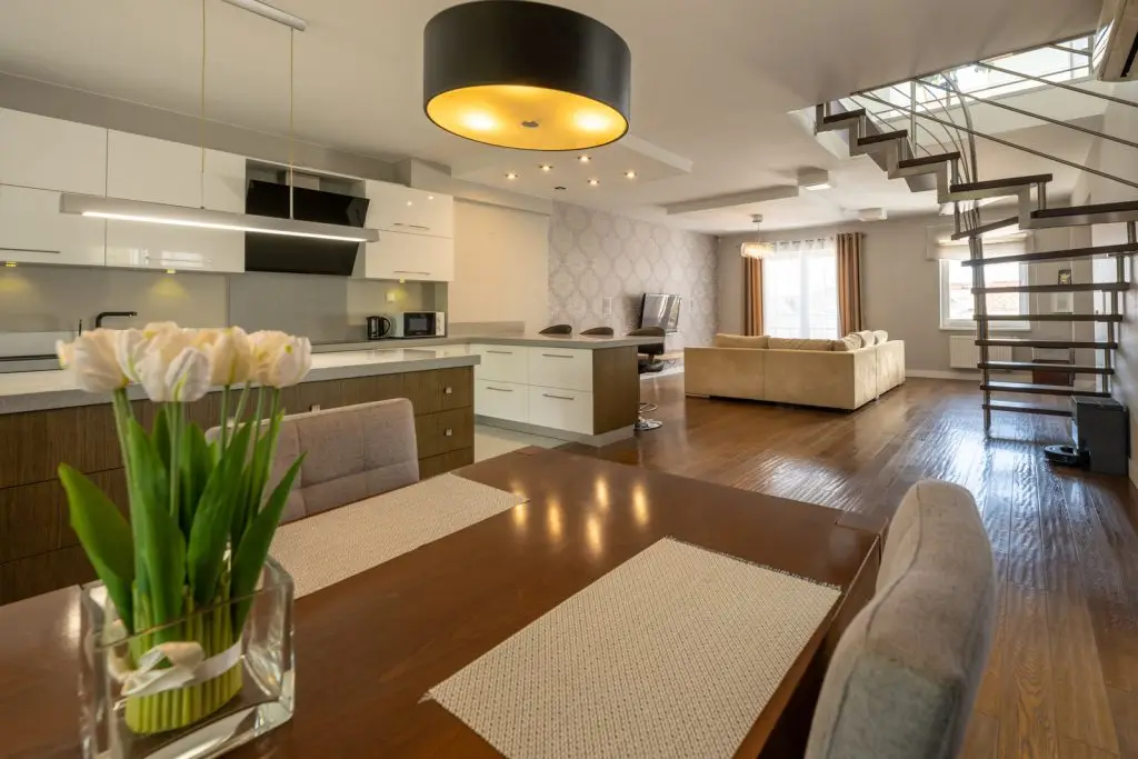 Przestronny Apartament 155 mkw, 2 Łazienki, Garaż